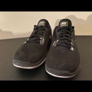 Nike Womens Flex Supreme Tr 5 Size 8